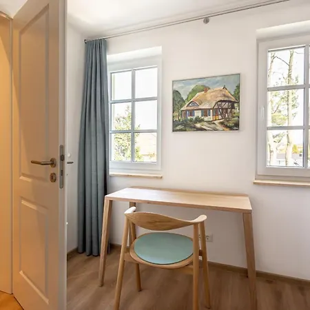 Haus Weissdorn 펜션 비에크