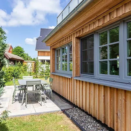 Haus Weissdorn 펜션 비에크